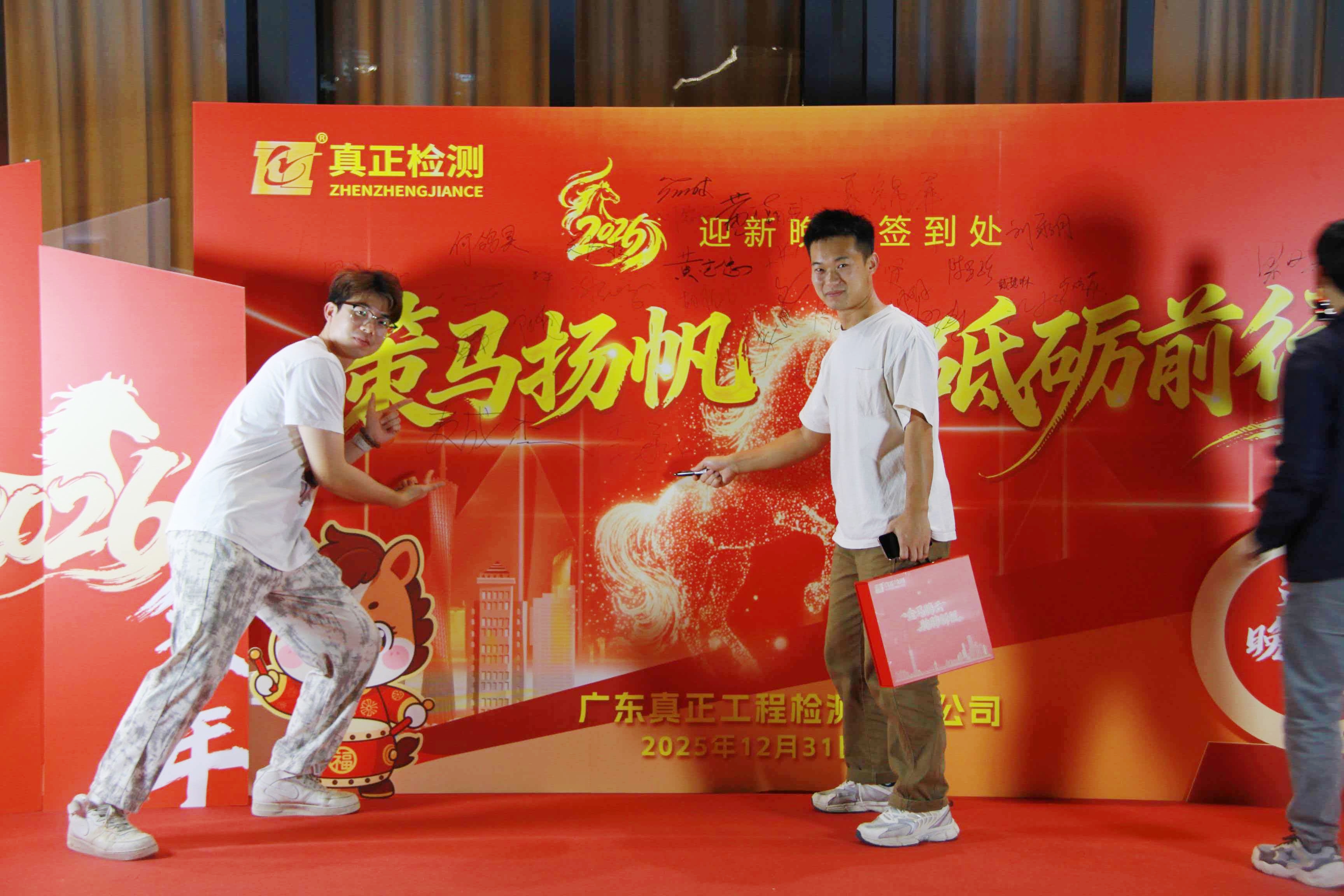 108-11.jpg 108-11.jpg